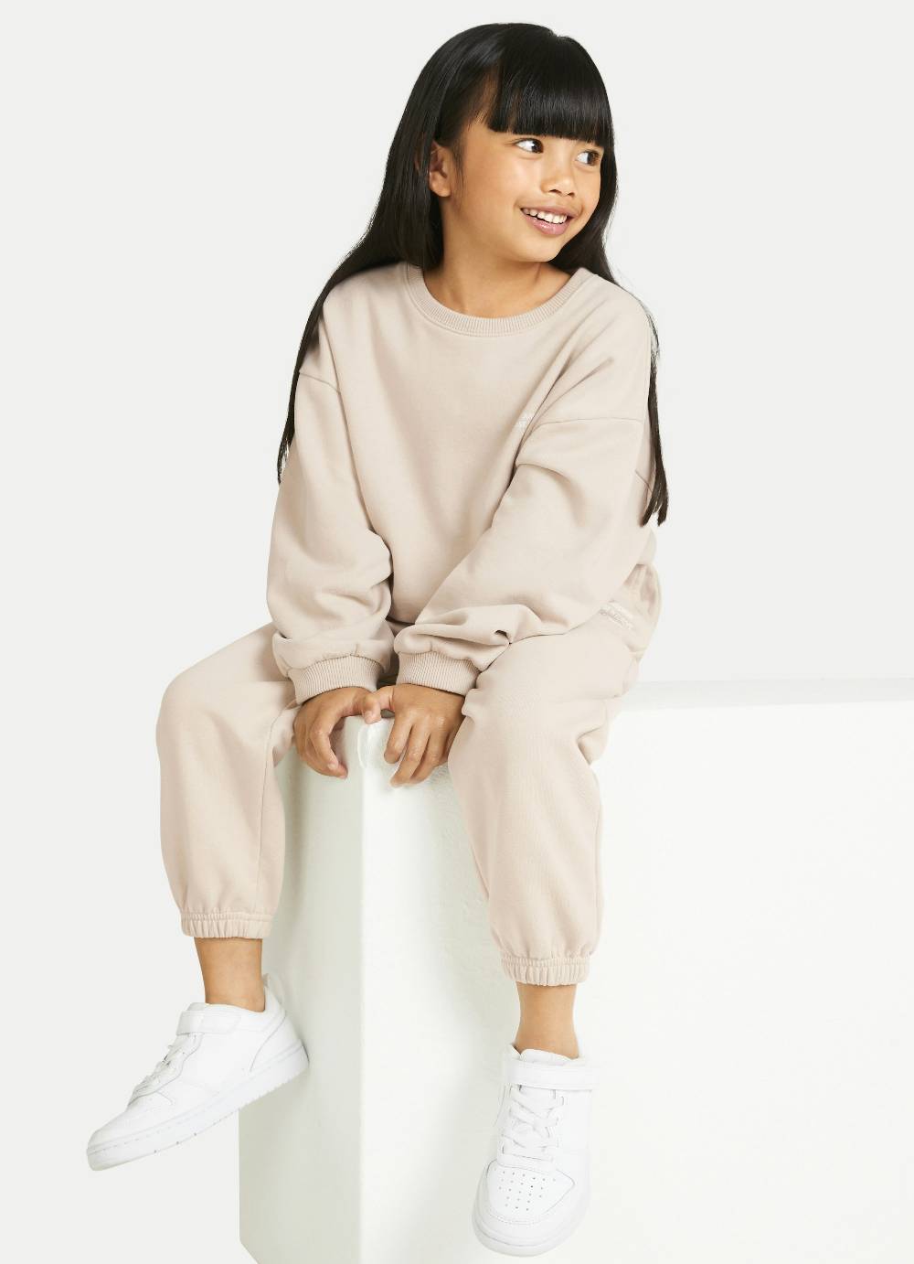 Juvia Loose Fit - Sweatpants Bis zu 50% Rabatt