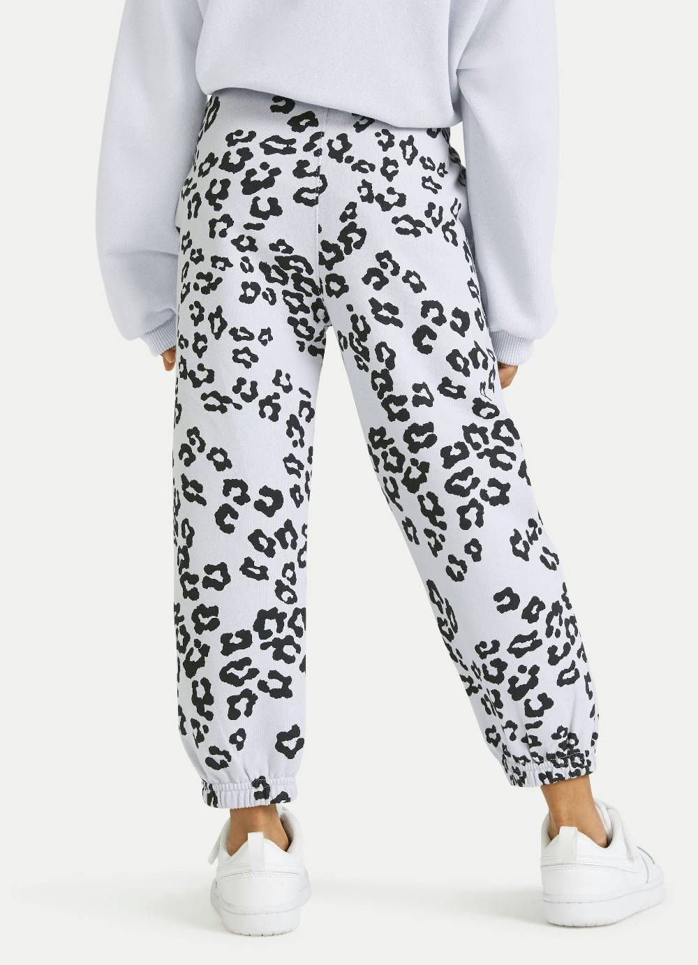 Juvia Loose Fit - Sweatpants Bis zu 60% Rabatt