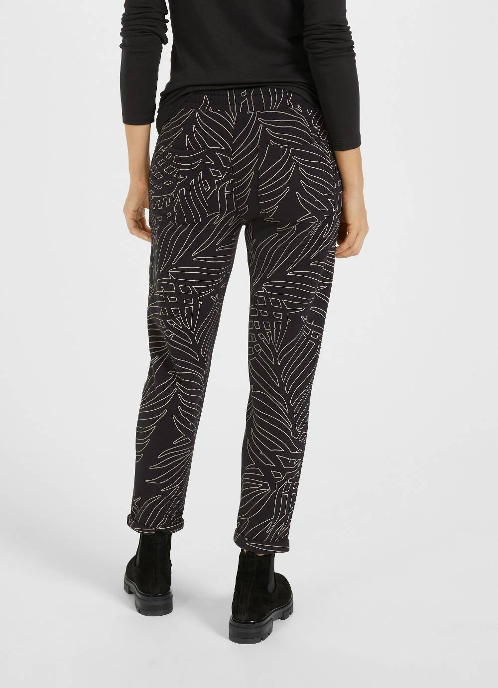 Juvia Casual Fit - Sweatpants Bis zu 50% Rabatt