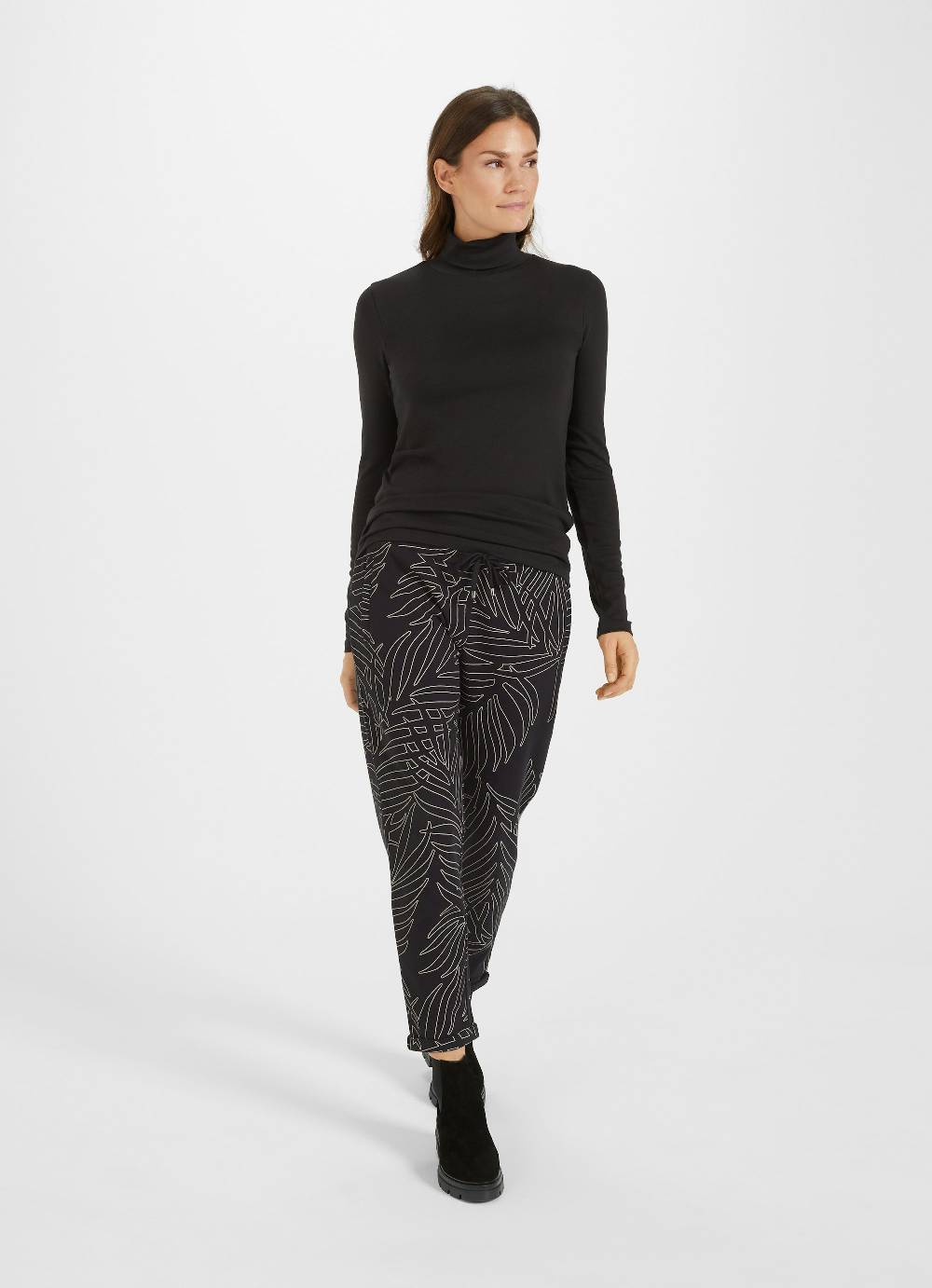 Juvia Casual Fit - Sweatpants Bis zu 50% Rabatt