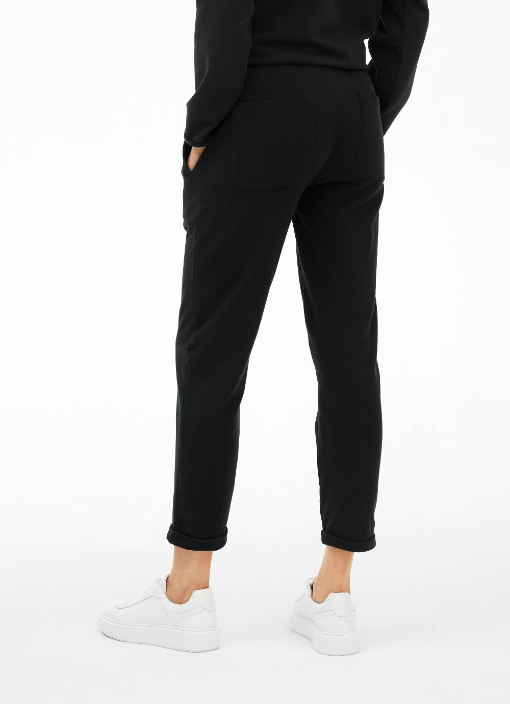 Juvia Casual Fit - Sweatpants Rabatte dieses Monats