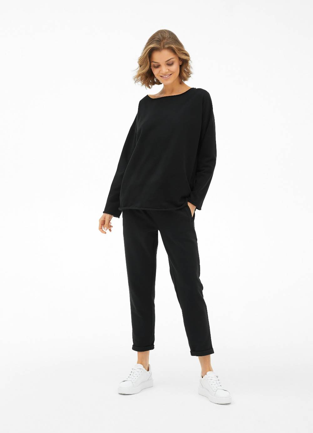 Juvia Casual Fit - Sweatpants Rabatte dieses Monats