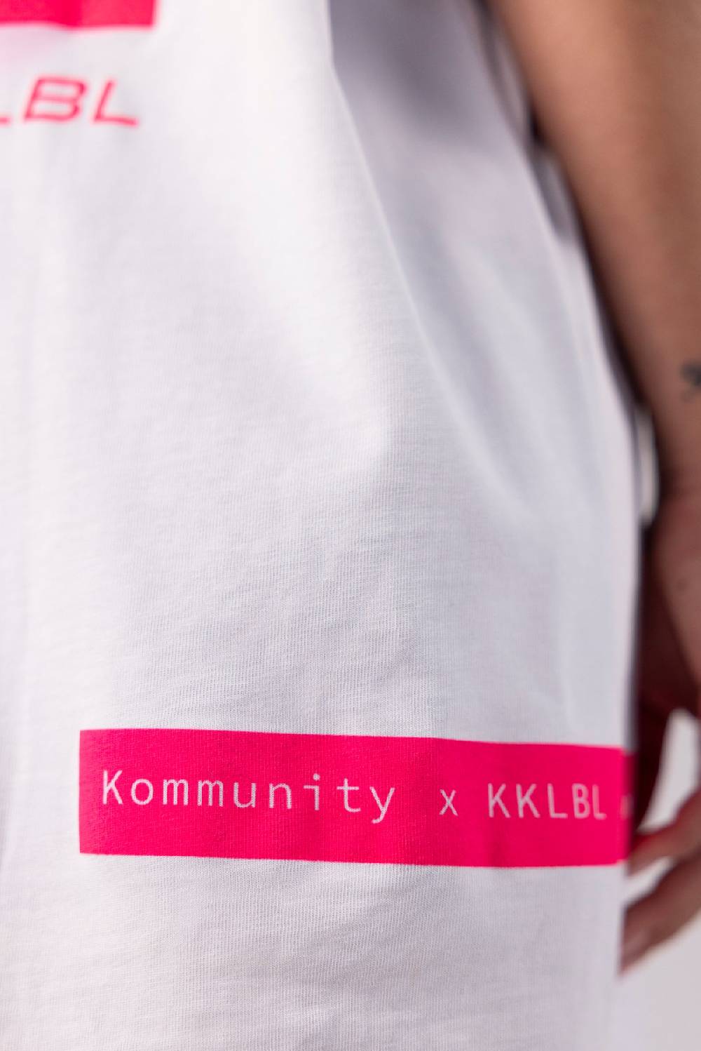 Karo Kauer PRE ORDER Kommunity T-Shirt Pink Limitierter Zeitrabatt