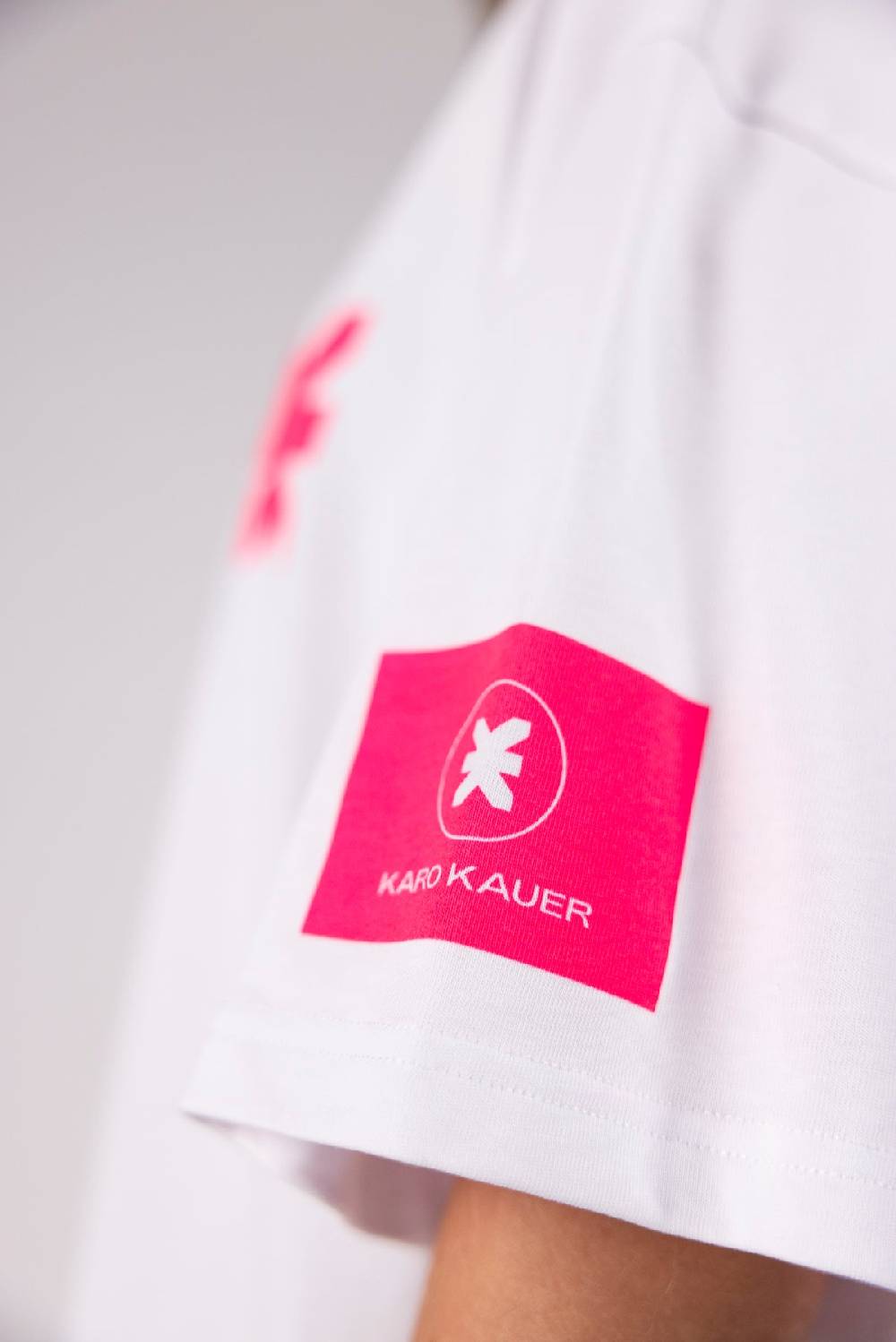 Karo Kauer PRE ORDER Kommunity T-Shirt Pink Limitierter Zeitrabatt