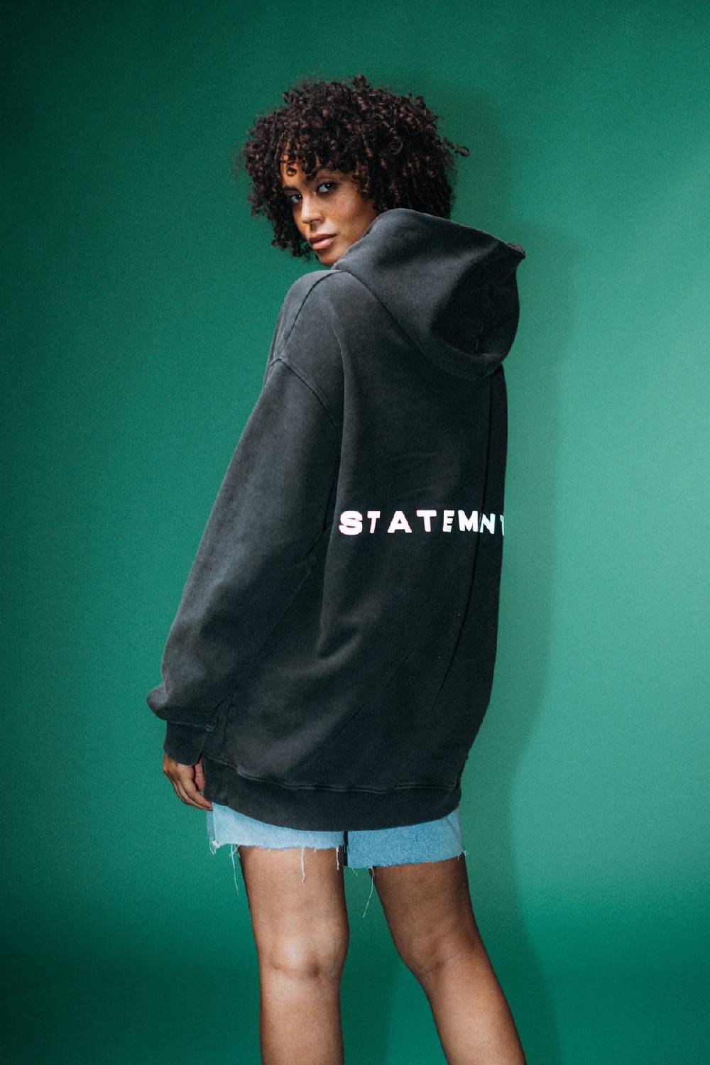 Karo Kauer Statement Hoodie Reflective Fabrikpreis
