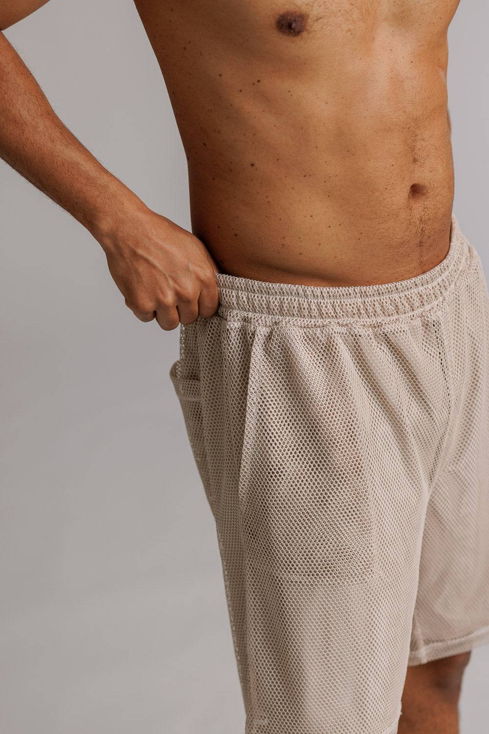Karo Kauer Mesh Shorts Sand Letzter Tag