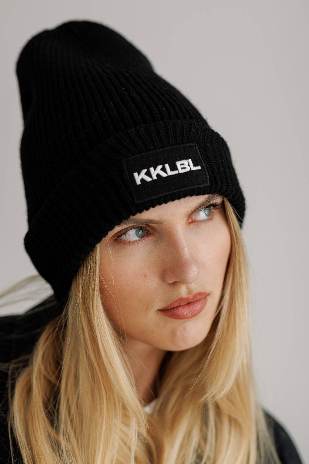 Karo Kauer Beanie Black 50% Rabatt mit kostenlosem Versand