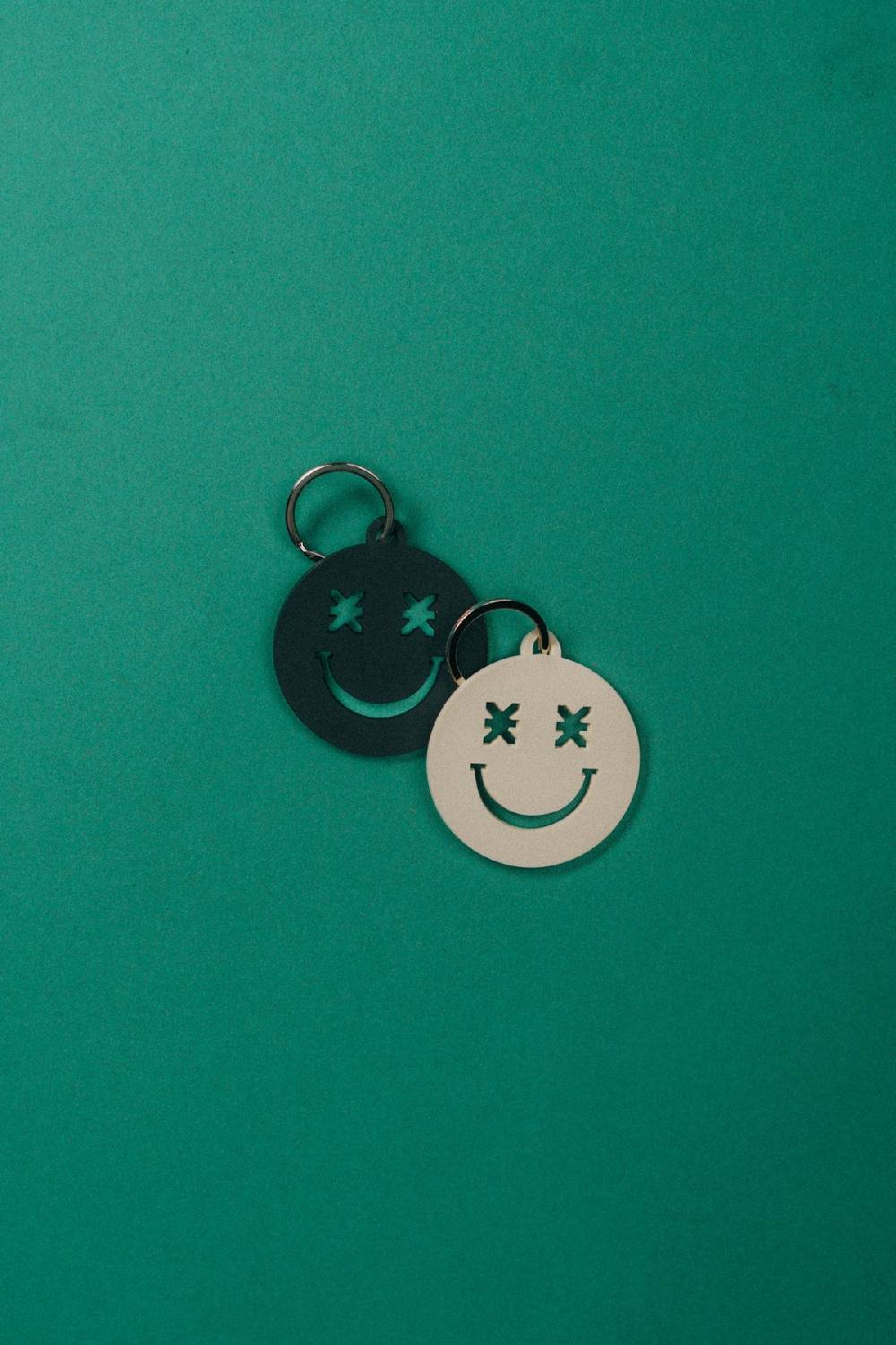 Karo Kauer Keychain Smiley Black Vatertagsangebot