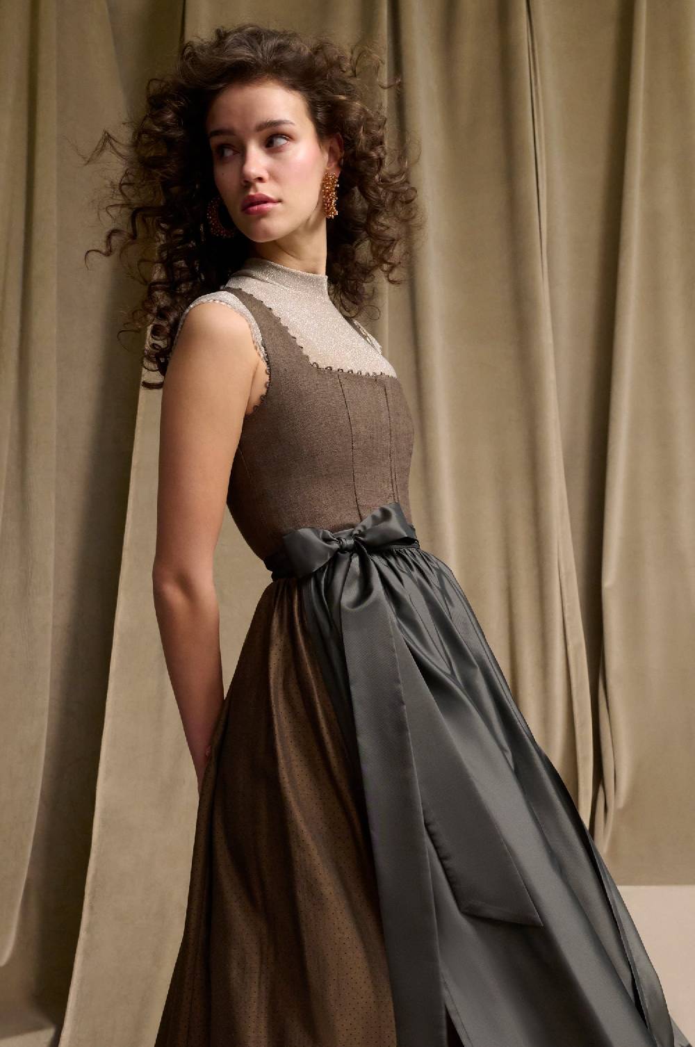 Kinga Mathe Dirndl München in Taupe Begrenztes Angebot