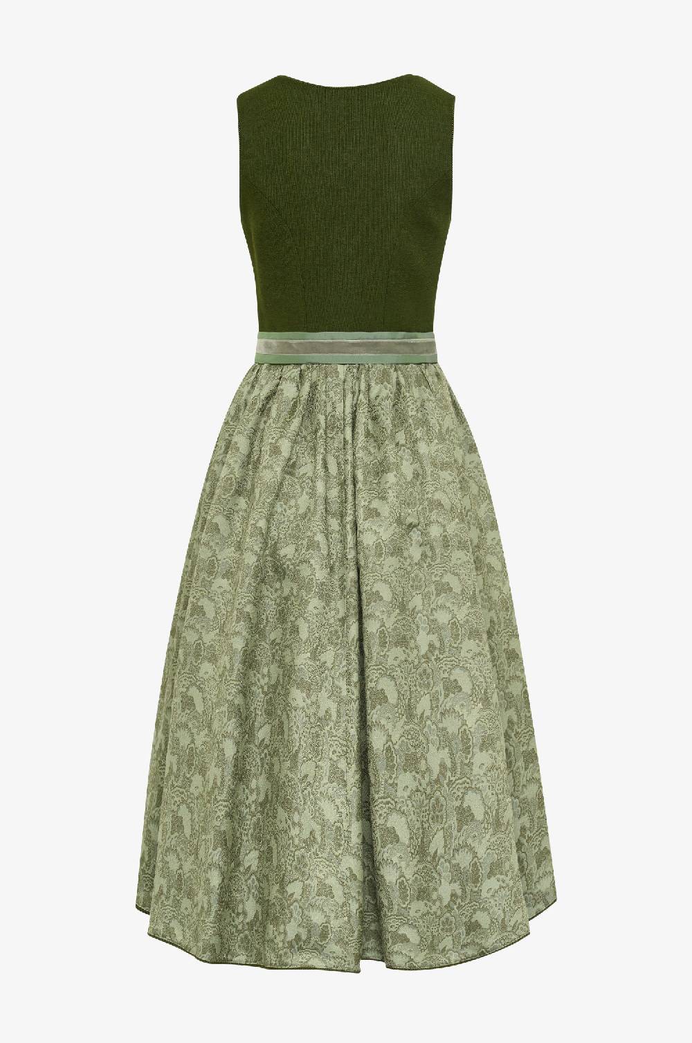 Kinga Mathe Dirndl Girona in Jagd Cyber Monday