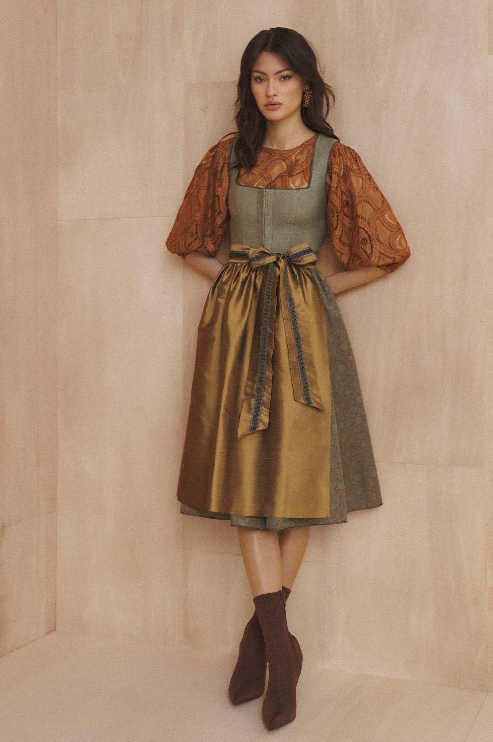 Kinga Mathe Dirndl Royan in Taupe Auslauf