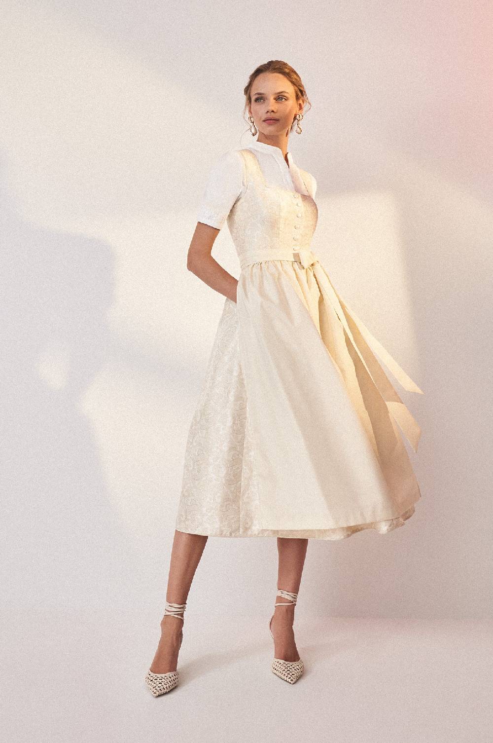 Kinga Mathe Dirndl Miri in Sand Muttertagsangebot