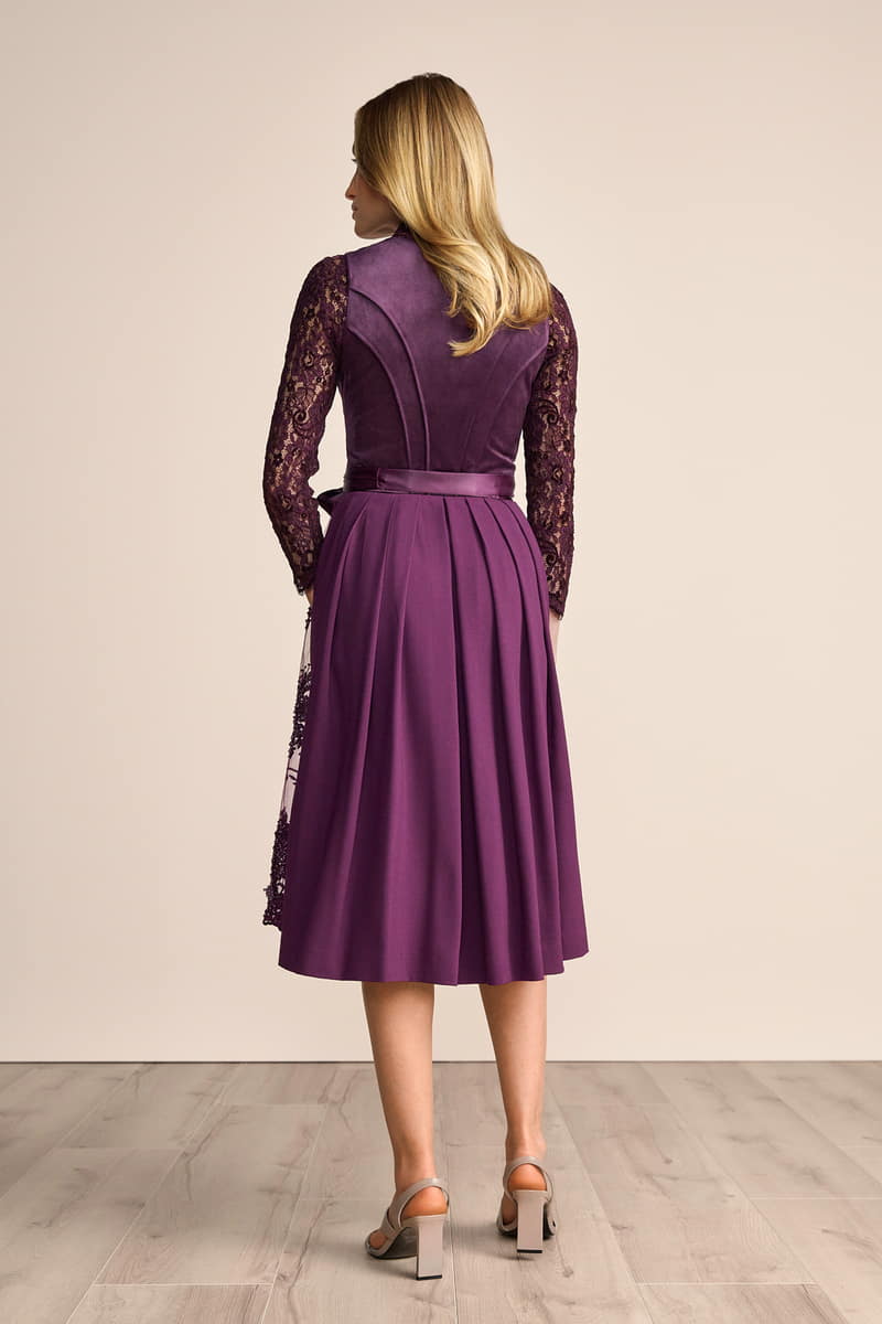 Krüger Madl Dirndl Pinella (70cm) Begrenzt auf 3 Tage