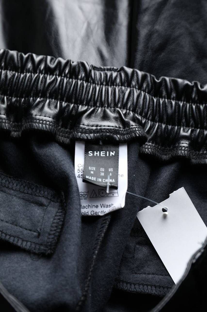 Carou SHEIN Kunstleder-Hose Bis zu 50% Rabatt
