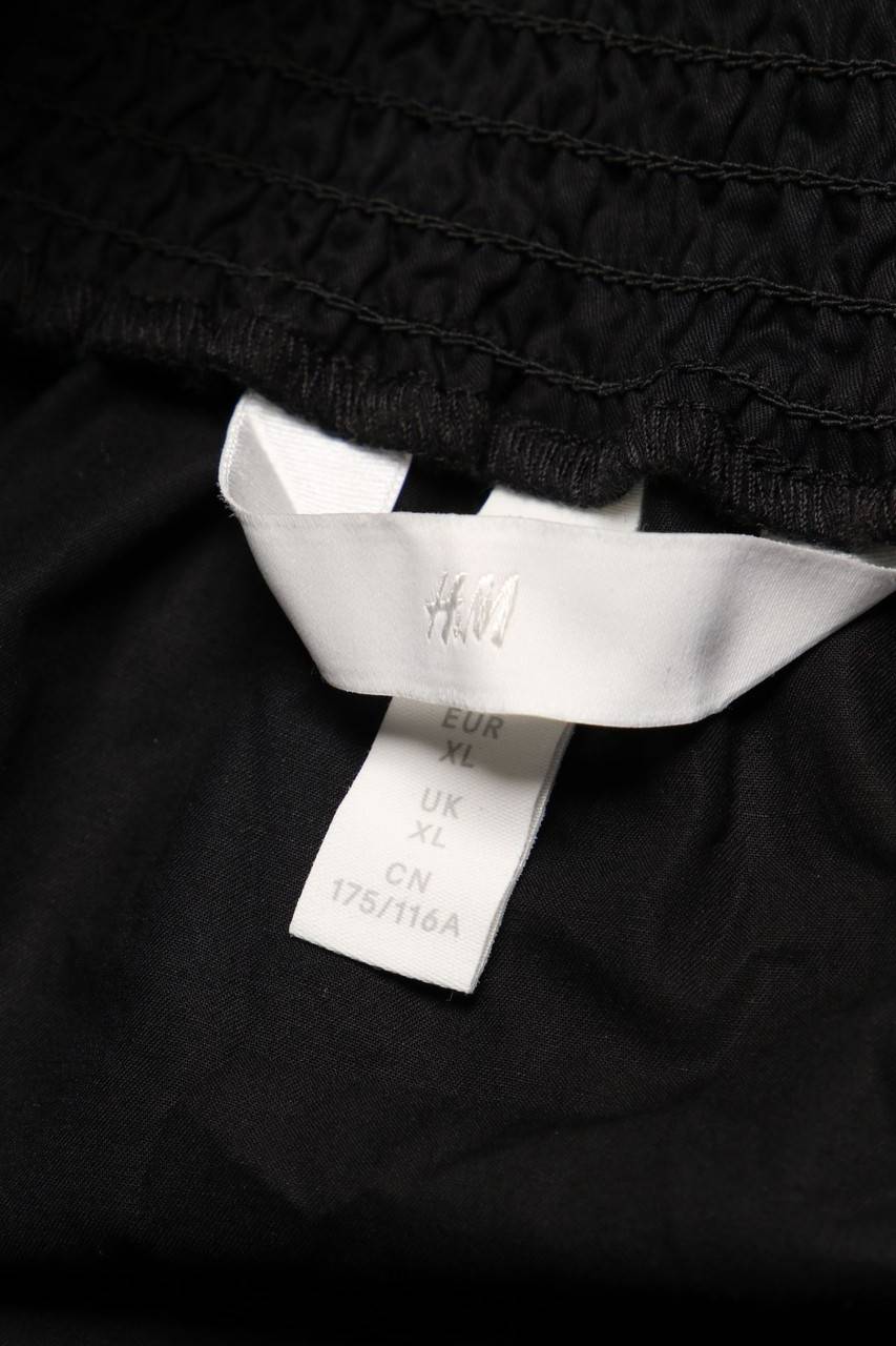 Carou H&M Kleid mit Raffungen Flash Sale