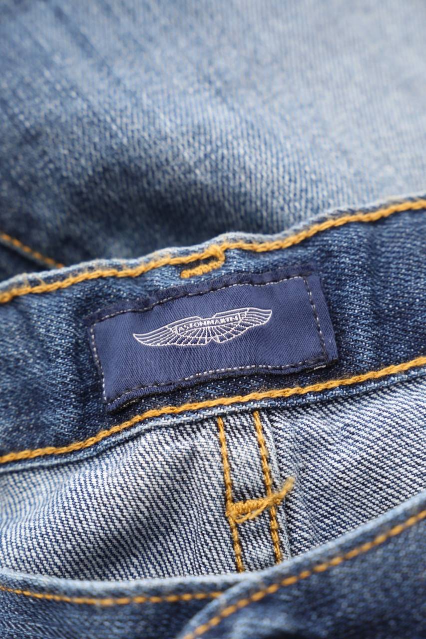 Carou Aston Martin distressed Jeans Nur für heute