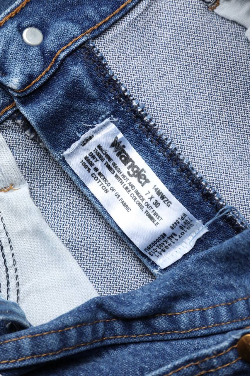 Carou WRANGLER Raw Denim Straight Cut Jeans mit Logo-Patch Saisonschlussverkauf
