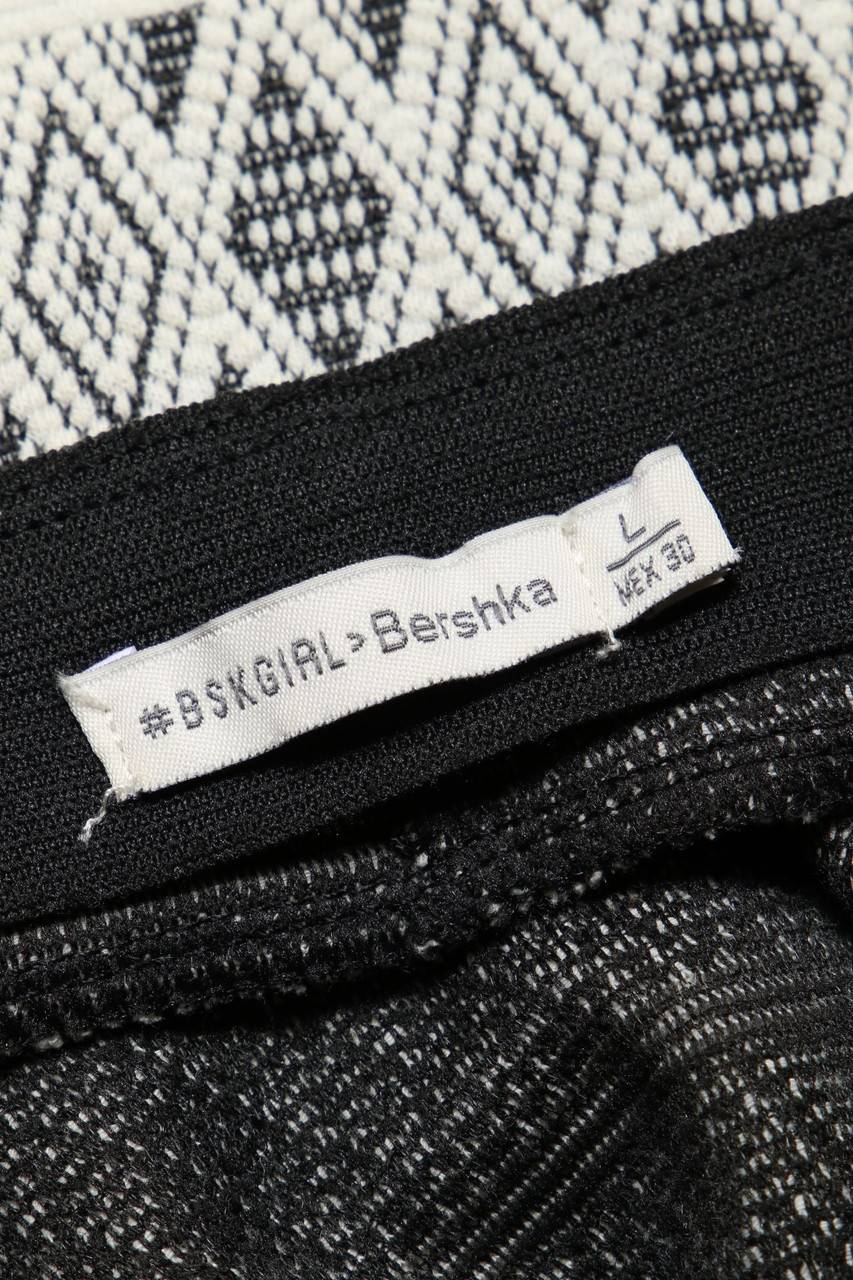 Carou Bershka Minirock mit geometrischem Muster Neueste Stile