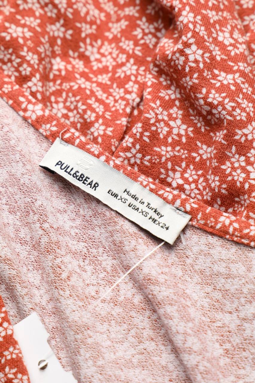 Carou PULL&BEAR Kurzarm-Kleid mit floralem Muster Top Angebot