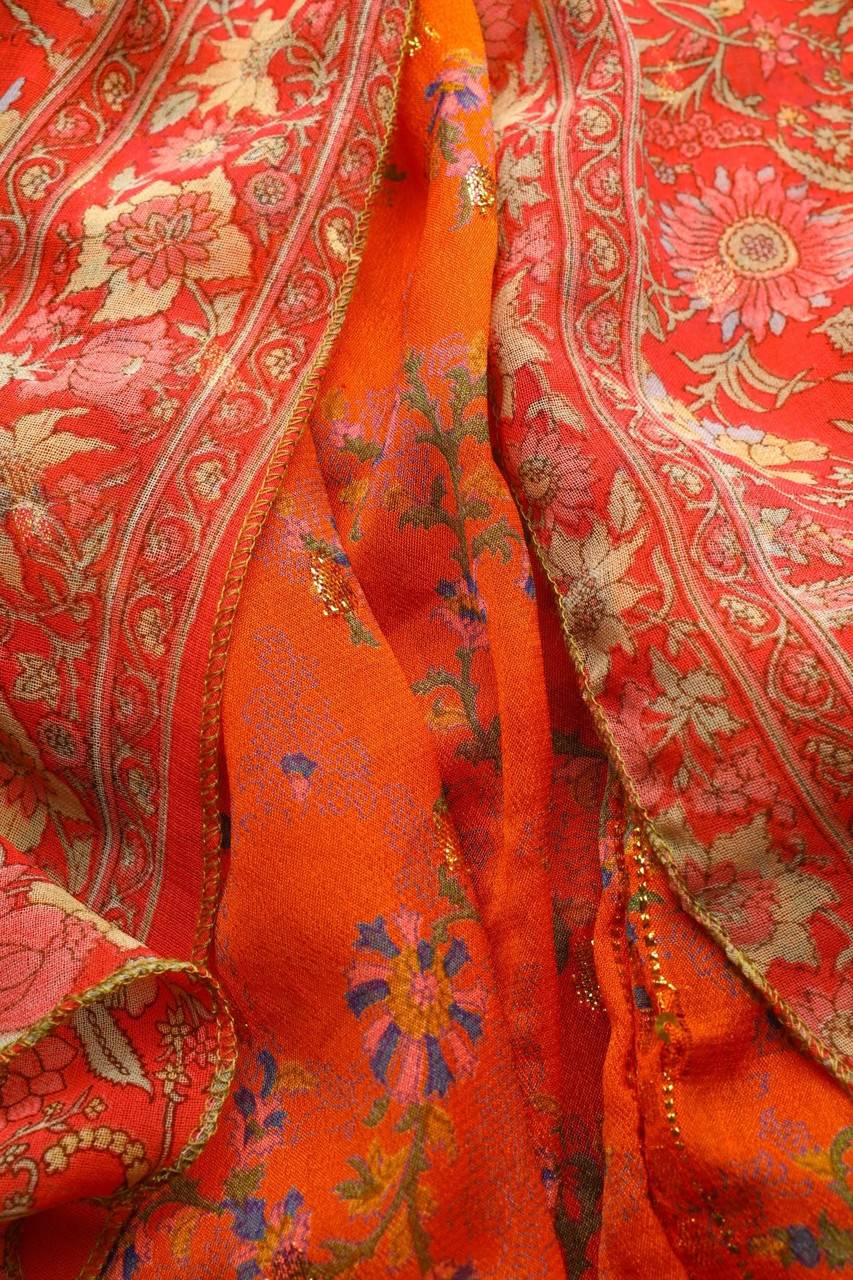 Carou Ohne Label Seidenkleid mit Muster Große Rabatte
