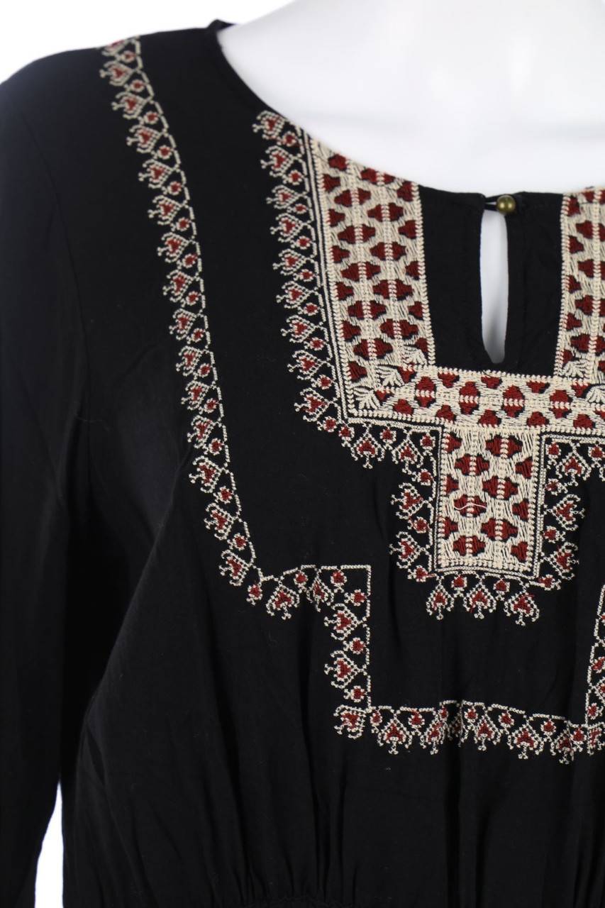 Carou FOREVER 21 Kleid mit Stickereien Black Friday Preise