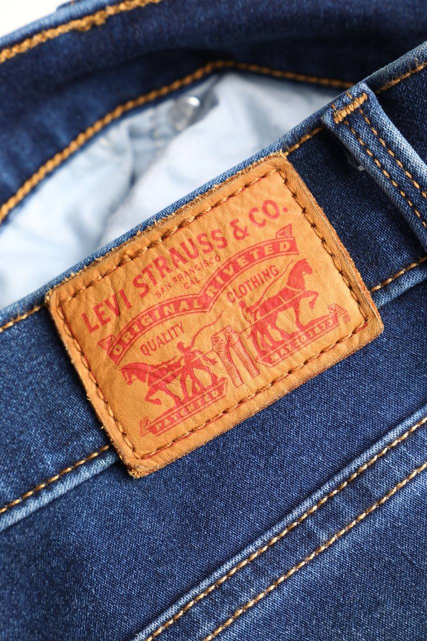 Carou LEVI´S Used Look Straight Cut Jeans mit Logo-Patch Günstig kaufen