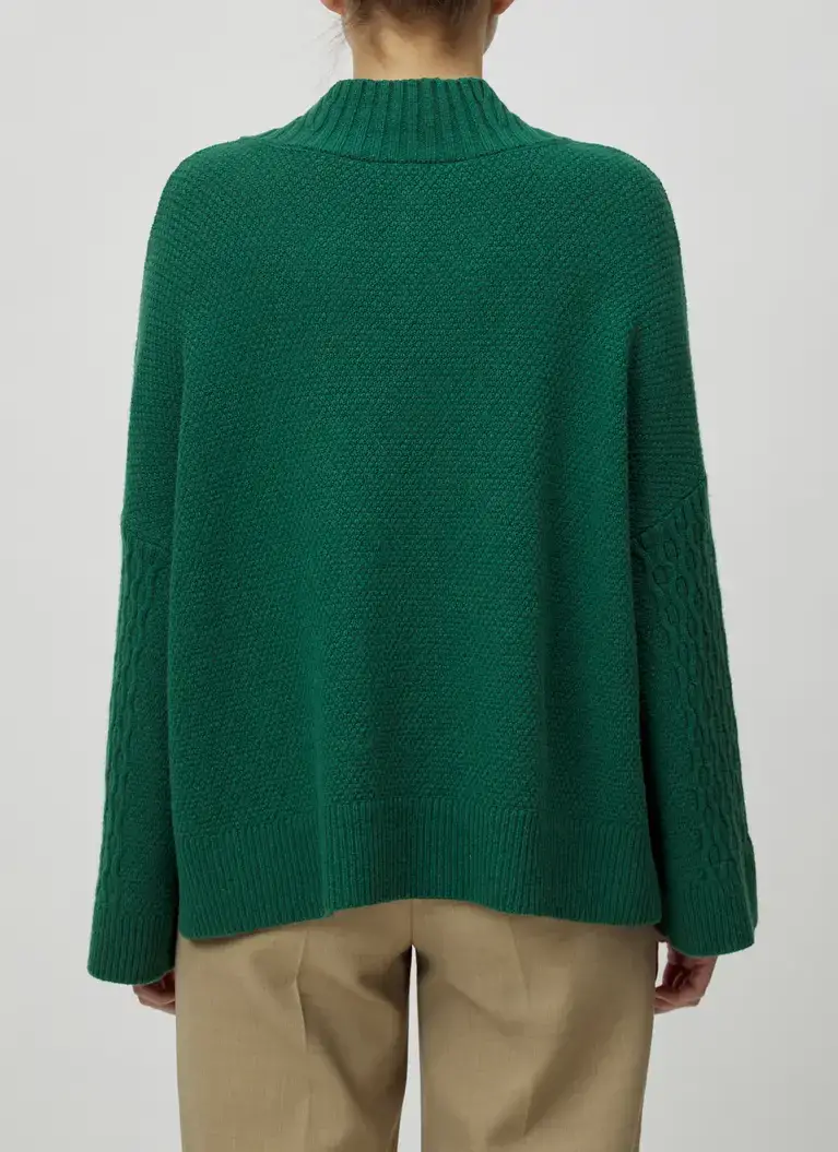 Maerz Muenchen V-Ausschnitt Pullover100% SchurwolleArt. Nr. 347700-285 Fabrik Onlineshop