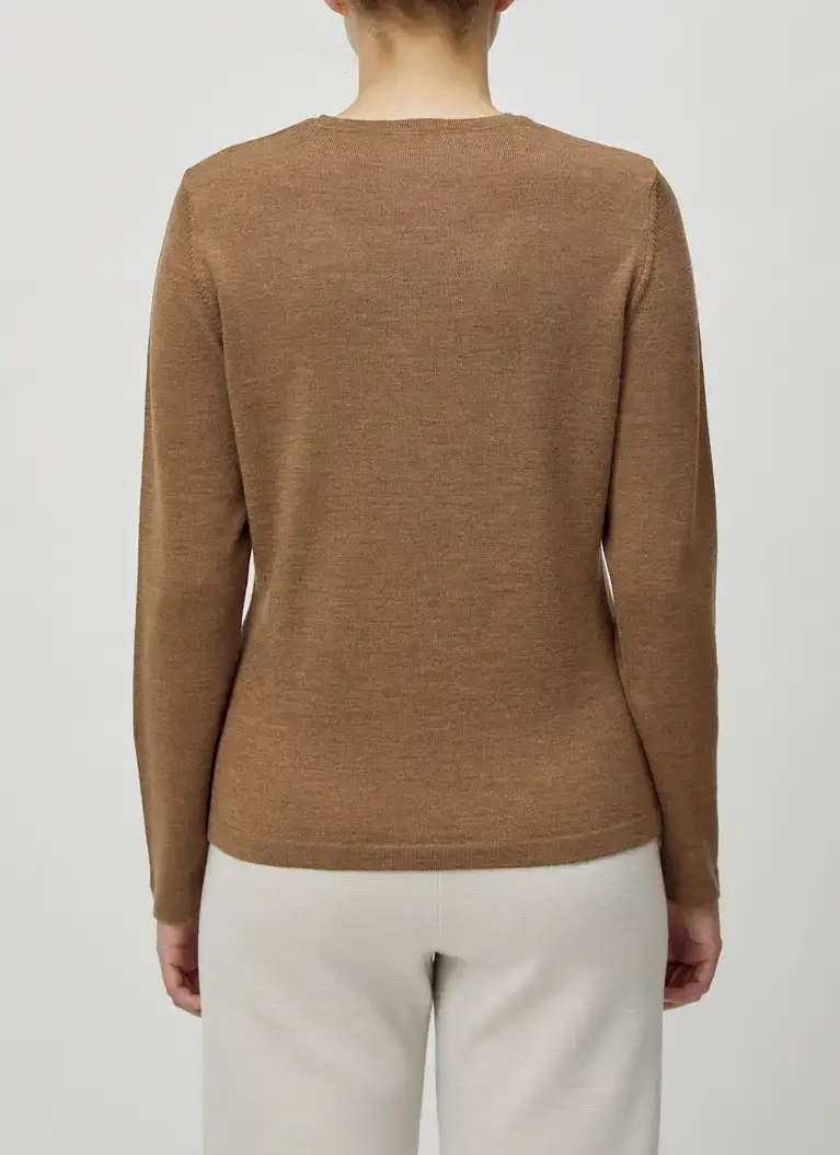 Maerz Muenchen V-Ausschnitt Pullover100% MerinowolleArt. Nr. 300000-107 Meist gekauft