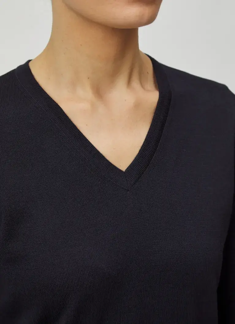 Maerz Muenchen V-Ausschnitt Pullover100% MerinowolleArt. Nr. 300000-399 Kostenloser Versand