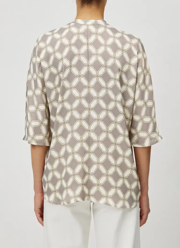 Maerz Muenchen Stehkragen-Bluse100% ViskoseArt. Nr. 153201-528 zollfrei