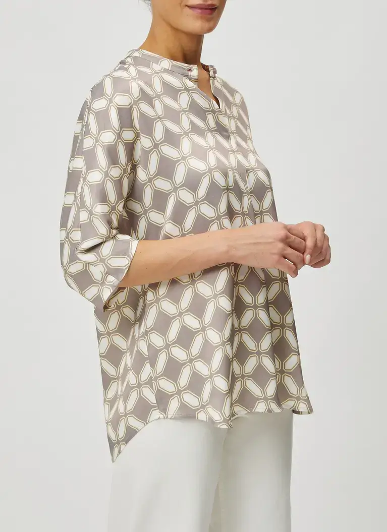 Maerz Muenchen Stehkragen-Bluse100% ViskoseArt. Nr. 153201-528 zollfrei
