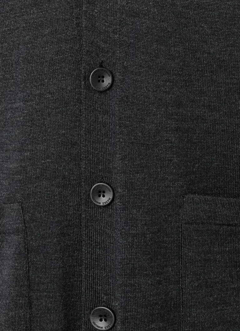 Maerz Muenchen Strick Cardigan100% MerinowolleArt. Nr. 581000-591 Limitierter Zeitrabatt