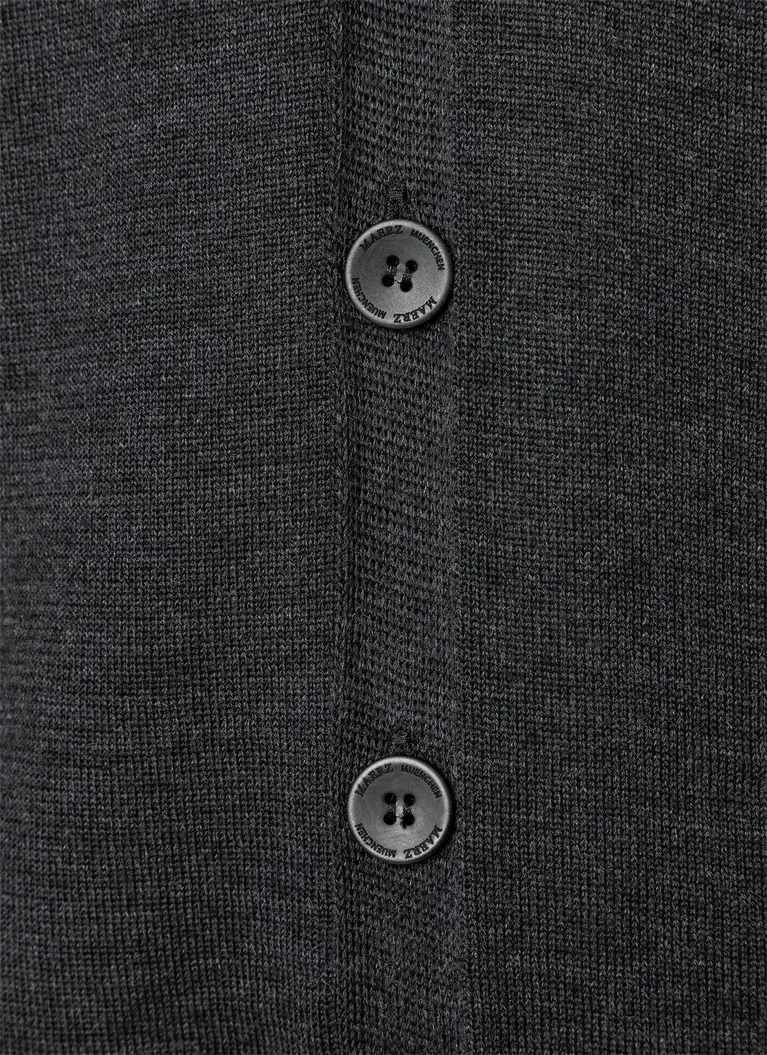Maerz Muenchen Strickjacke100% MerinowolleArt. Nr. 590800-591 Jubiläumsangebot
