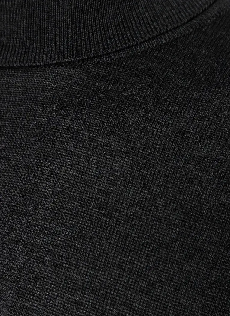 Maerz Muenchen Rollkragenpullover100% MerinowolleArt. Nr. 490600-591 Lagerräumung