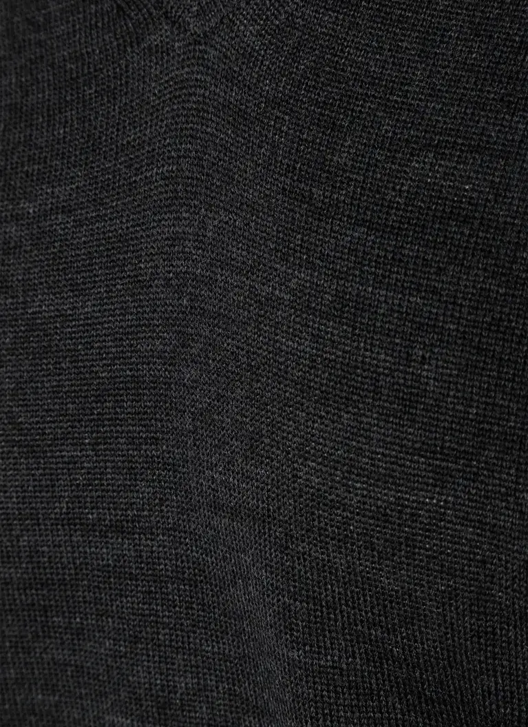 Maerz Muenchen V-Ausschnitt Pullover100% MerinowolleArt. Nr. 498840-591 Saisonale Angebote