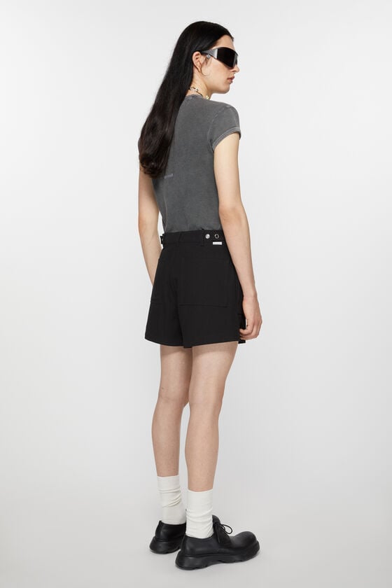 Acne Studios Shorts aus Twill 50% Rabatt für begrenzte Zeit