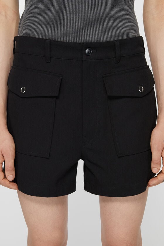 Acne Studios Shorts aus Twill 50% Rabatt für begrenzte Zeit