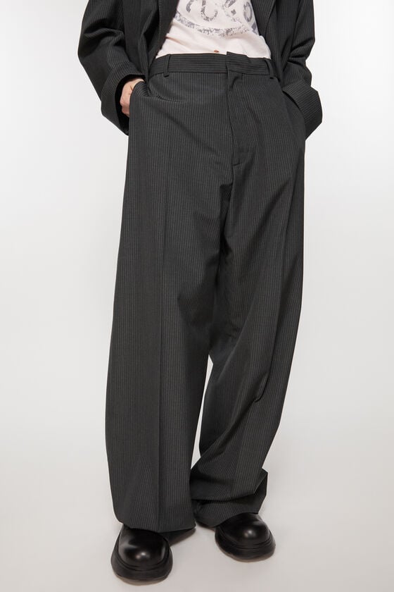Acne Studios Figurnahe Hose Limitierter Zeitrabatt