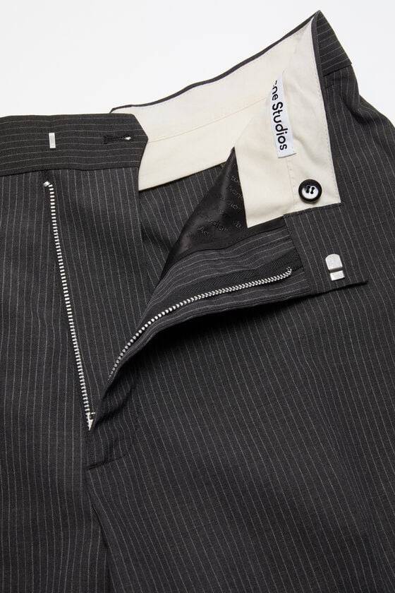 Acne Studios Figurnahe Hose Limitierter Zeitrabatt