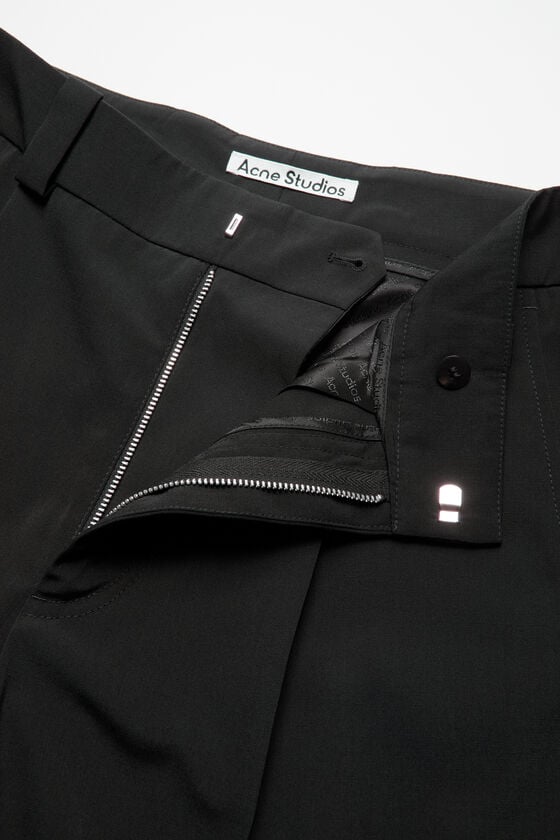Acne Studios Figurnahe Hose Muttertagsangebot