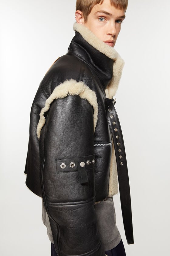 Acne Studios Jacke aus Shearling mit Schnalle Online