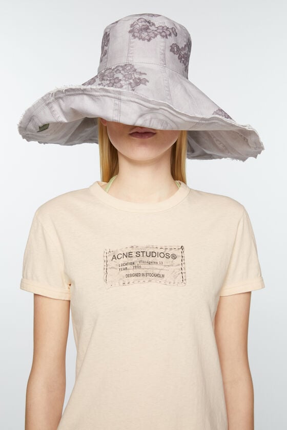 Acne Studios Bedrucktes T-Shirt – Körperbetonte Passform Letzter Tag