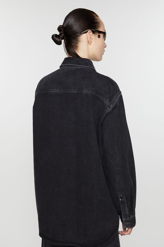 Acne Studios Jeanshemd mit Knopfleiste - Lockere Passform Exklusivangebot