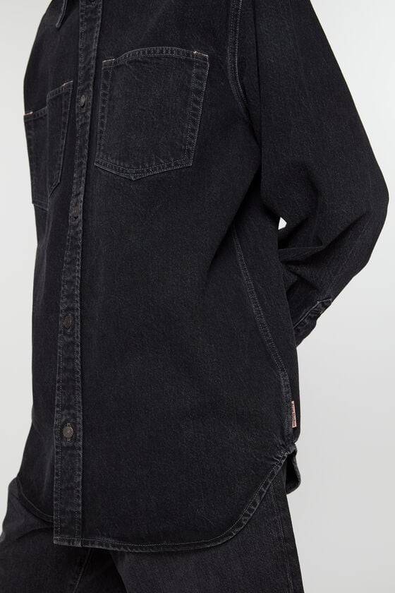Acne Studios Jeanshemd mit Knopfleiste - Lockere Passform Exklusivangebot