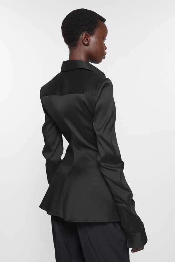 Acne Studios Asymmetric button-up shirt Laufsteg-Show Zeitlich begrenztes Angebot