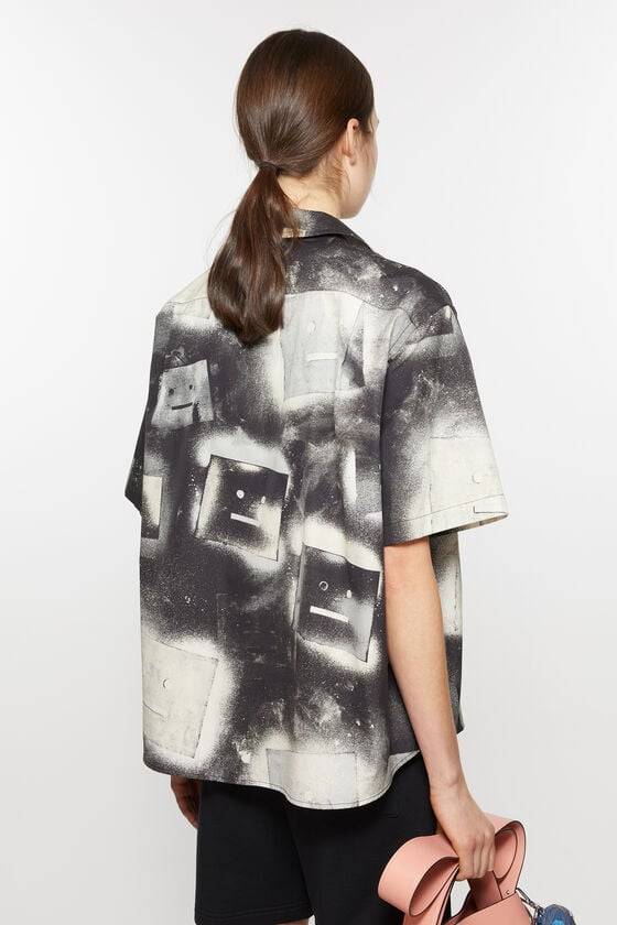Acne Studios Bedrucktes Hemd mit Knopfleiste Unisex Bestseller