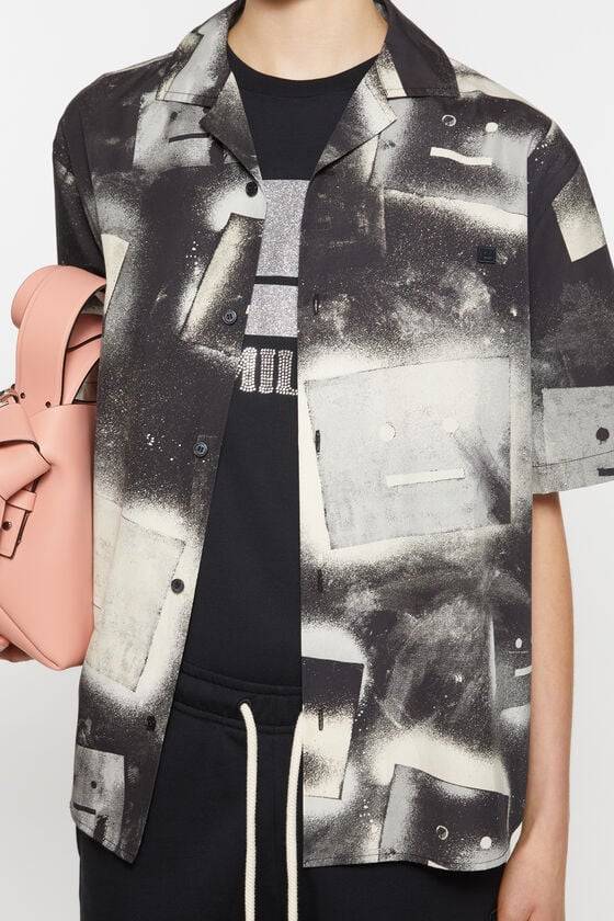 Acne Studios Bedrucktes Hemd mit Knopfleiste Unisex Bestseller