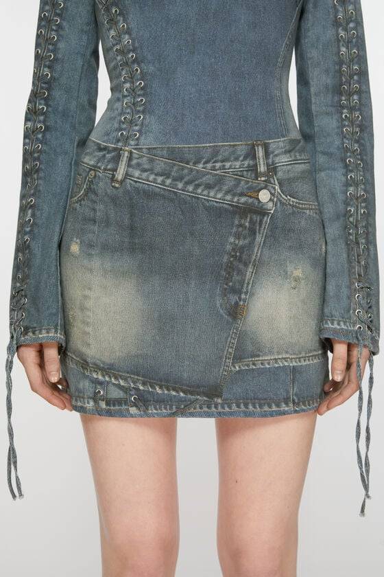 Acne Studios Bedrucktes Kleid Exklusivangebot