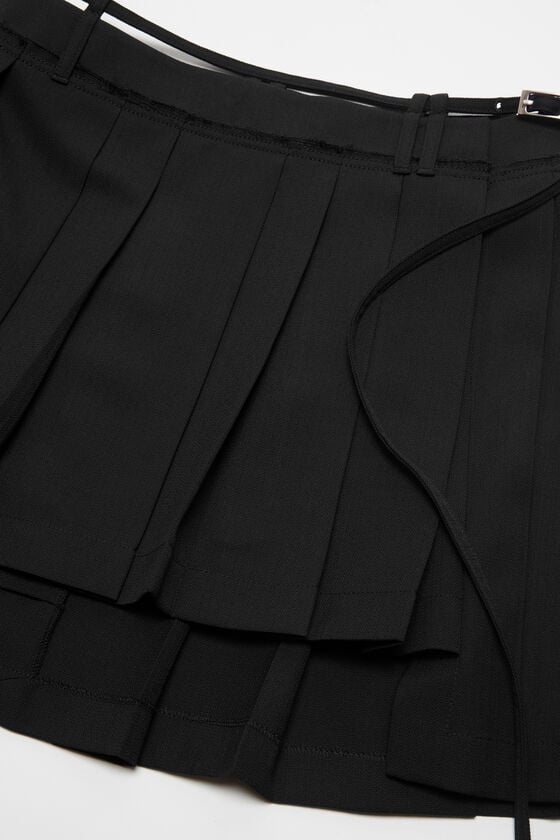 Acne Studios Asymmetrischer Faltenrock Verkauf