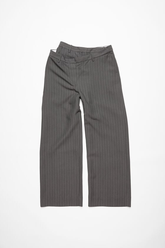 Acne Studios Dekonstruierte Nadelstreifenhose Saisonale Angebote